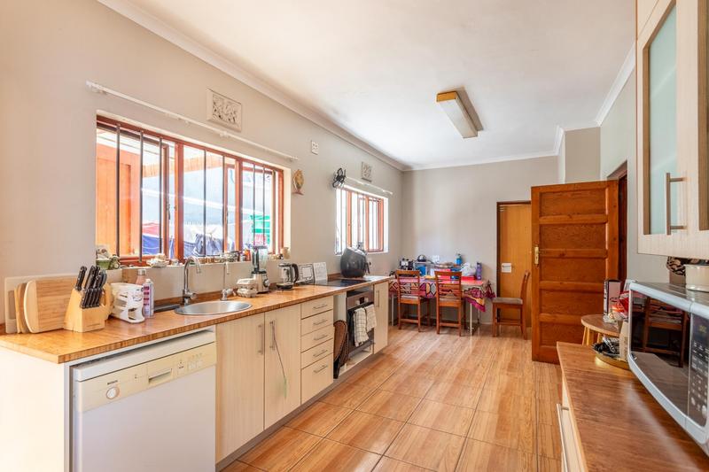 8 Bedroom Property for Sale in Pinelands Western Cape